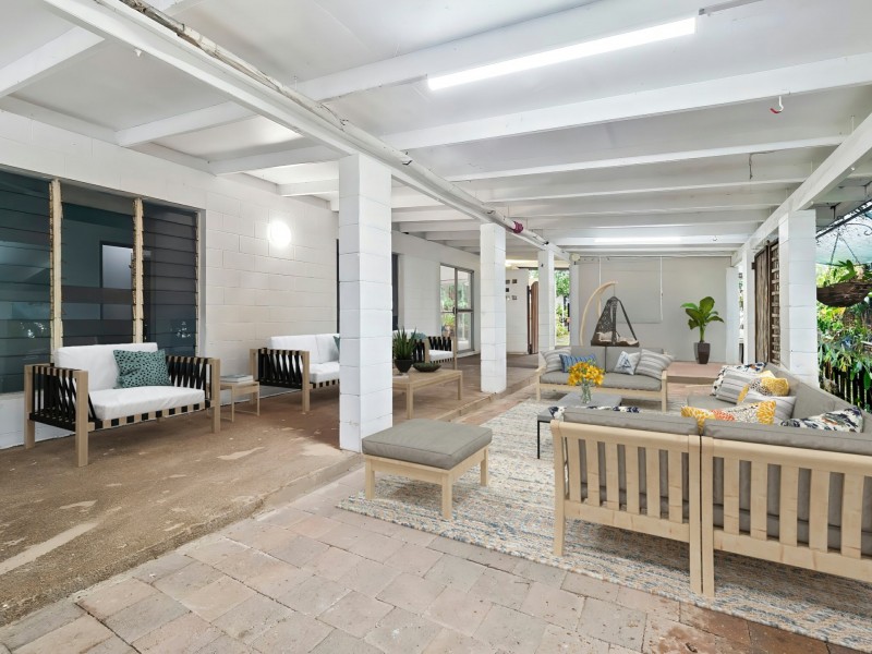 2 Ash Street, Holloways Beach QLD 4878