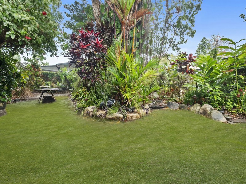 2 Ash Street, Holloways Beach QLD 4878