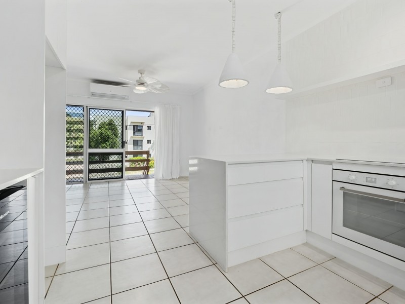 5/49 Sims Esplanade, Yorkeys Knob QLD 4878