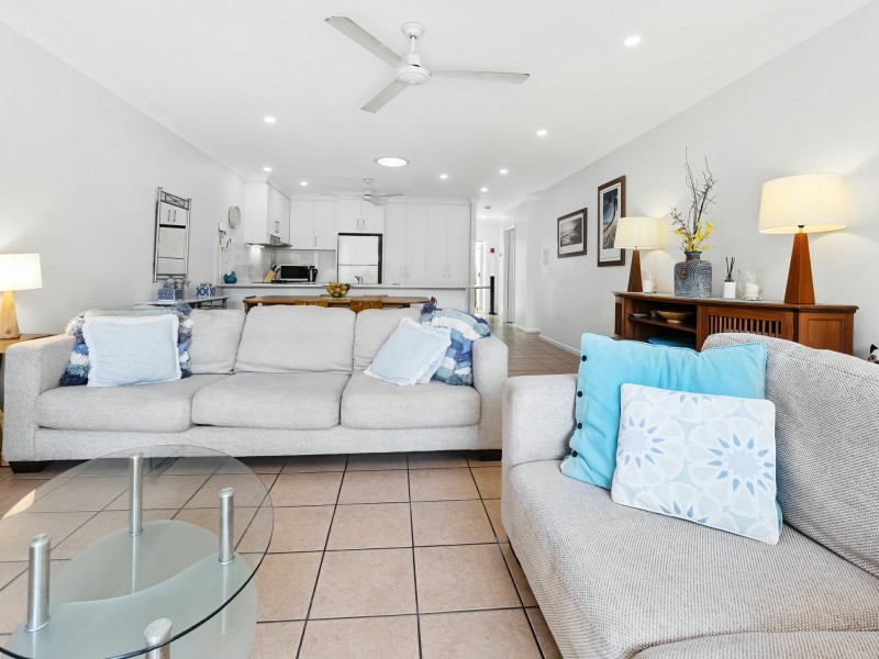 6/24 Warren Street, Palm Cove QLD 4879