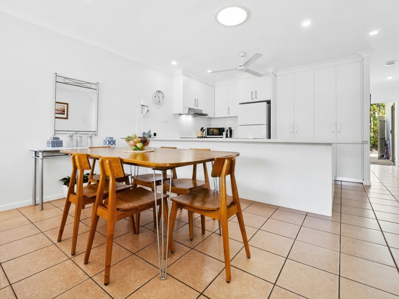 6/24 Warren Street, Palm Cove QLD 4879