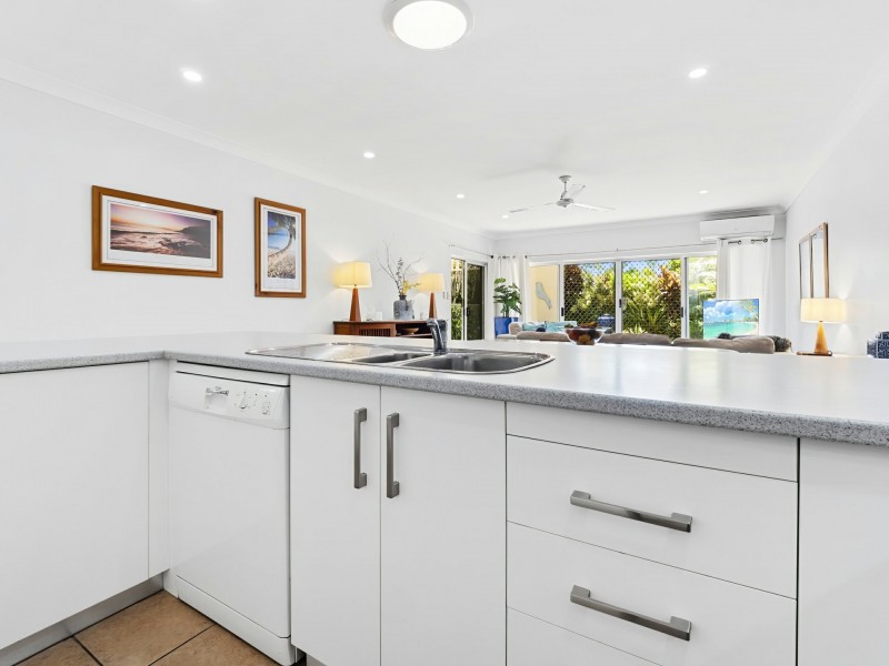 6/24 Warren Street, Palm Cove QLD 4879