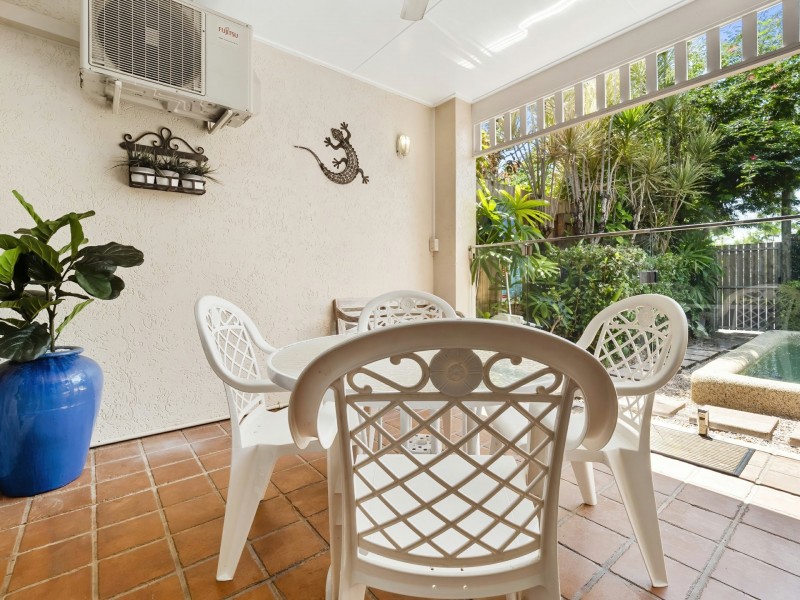 6/24 Warren Street, Palm Cove QLD 4879