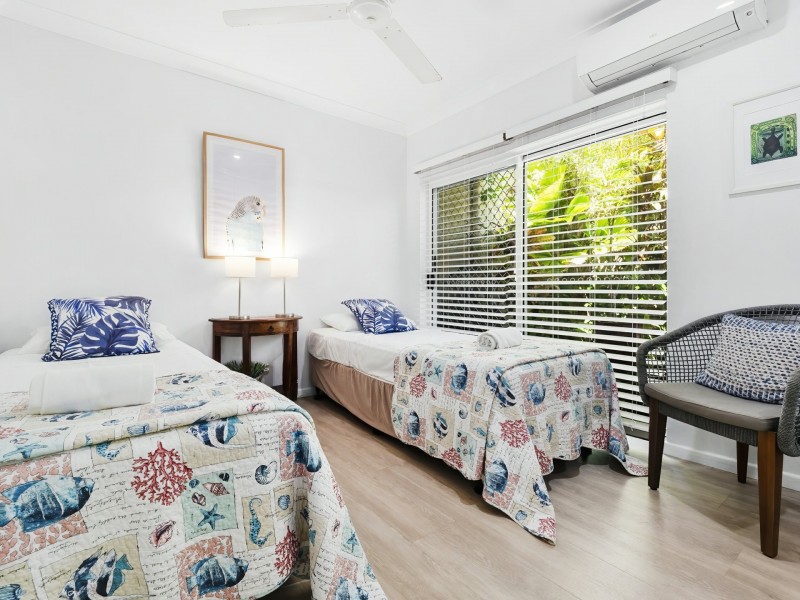 6/24 Warren Street, Palm Cove QLD 4879