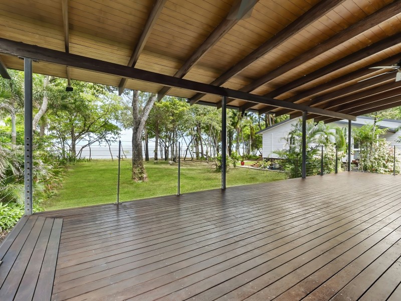 34 Poinsettia Street, Holloways Beach QLD 4878