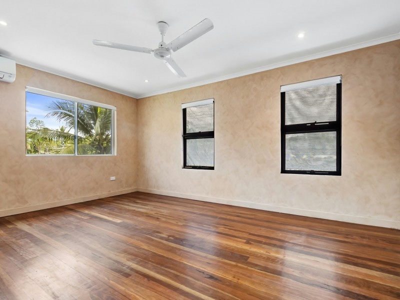 34 Poinsettia Street, Holloways Beach QLD 4878