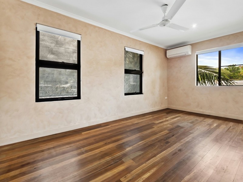 34 Poinsettia Street, Holloways Beach QLD 4878