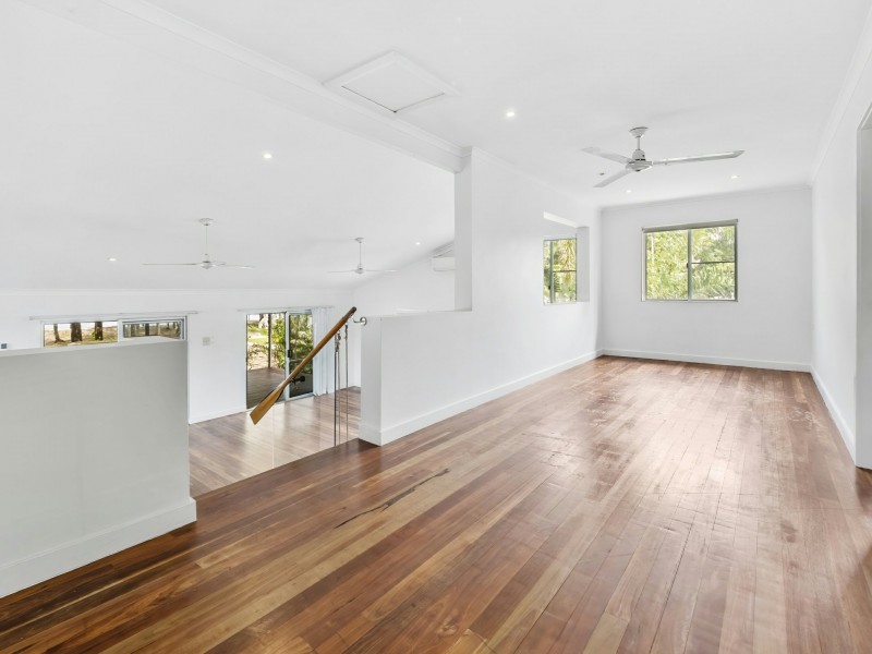 34 Poinsettia Street, Holloways Beach QLD 4878