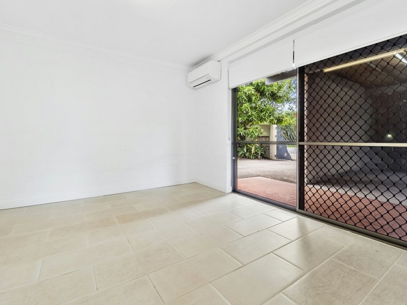 34 Poinsettia Street, Holloways Beach QLD 4878