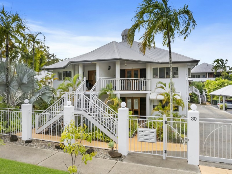 8/30 Oliva St, Palm Cove QLD 4879
