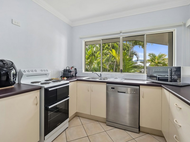 8/30 Oliva St, Palm Cove QLD 4879