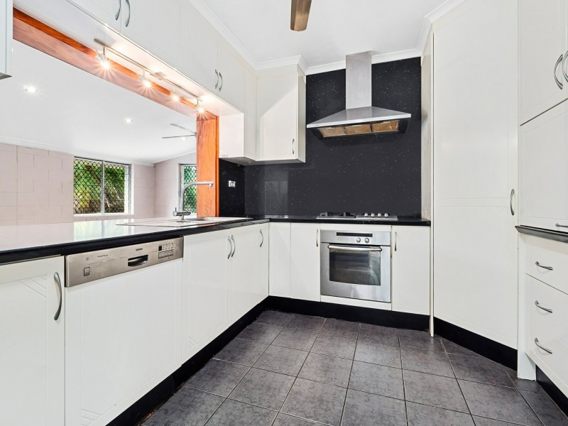 7 Tudor Close, Trinity Park QLD 4879