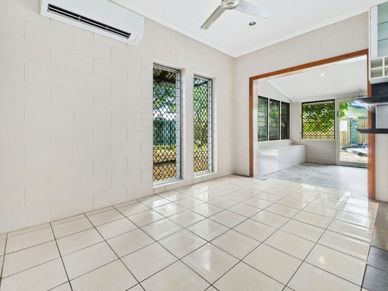 7 Tudor Close, Trinity Park QLD 4879