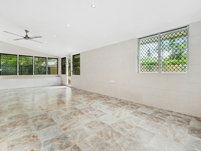 7 Tudor Close, Trinity Park QLD 4879