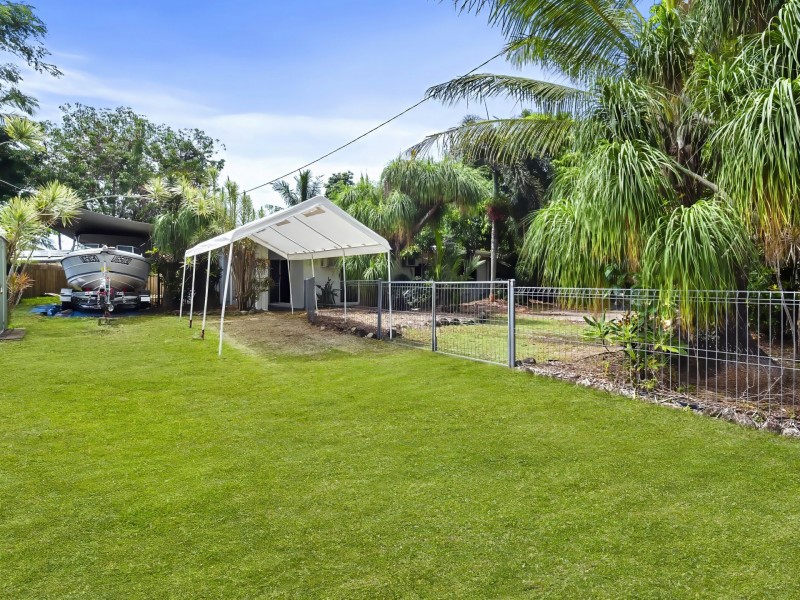 7 Tudor Close, Trinity Park QLD 4879
