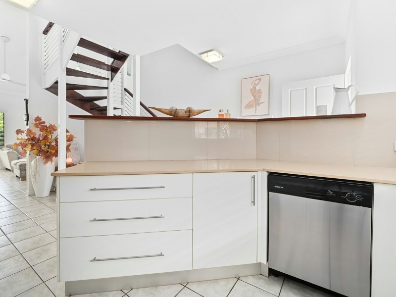 1/71-73 Cedar Road, Palm Cove QLD 4879