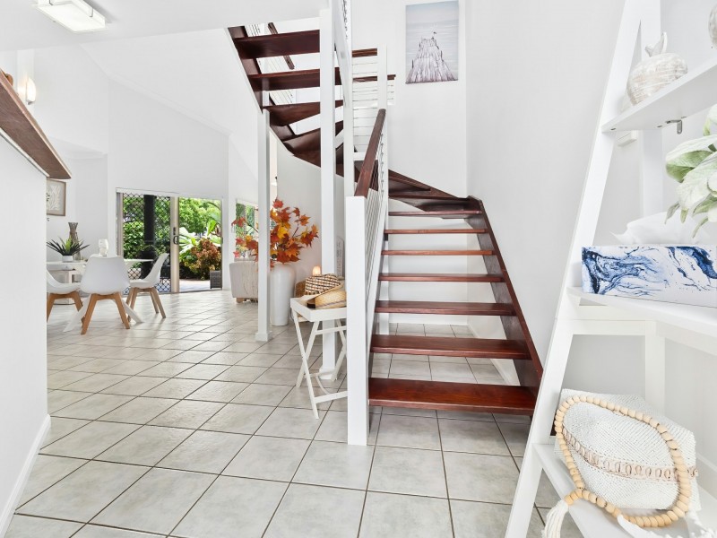 1/71-73 Cedar Road, Palm Cove QLD 4879