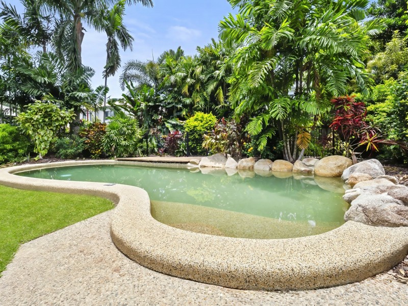 1/71-73 Cedar Road, Palm Cove QLD 4879
