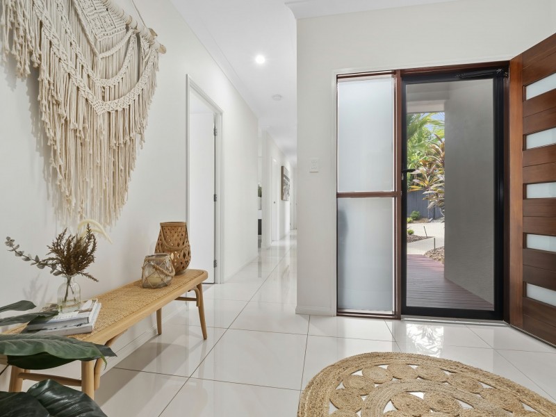 24 Muller Street, Palm Cove QLD 4879