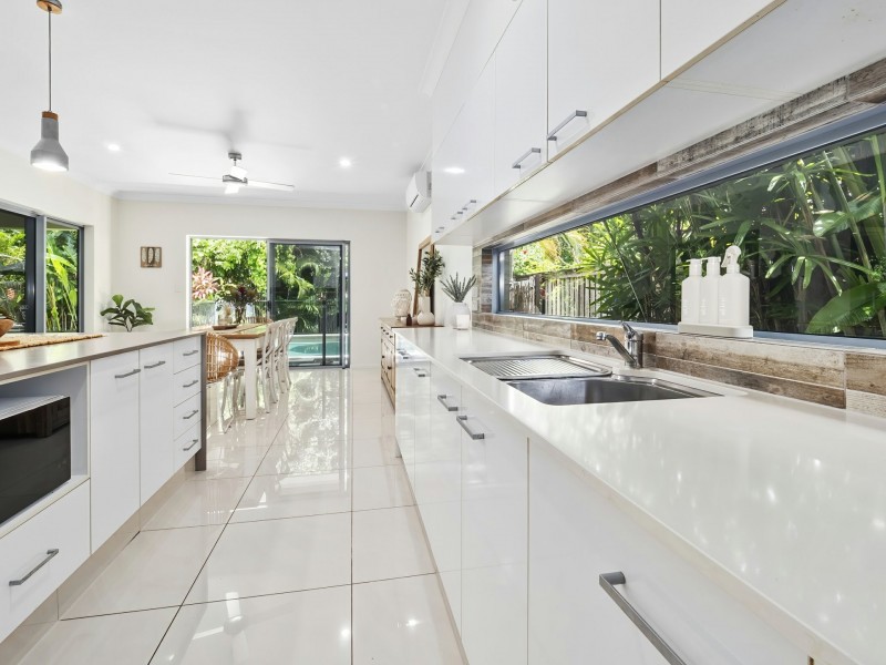 24 Muller Street, Palm Cove QLD 4879