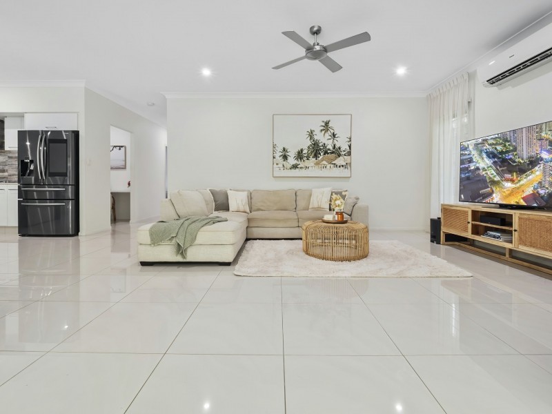 24 Muller Street, Palm Cove QLD 4879