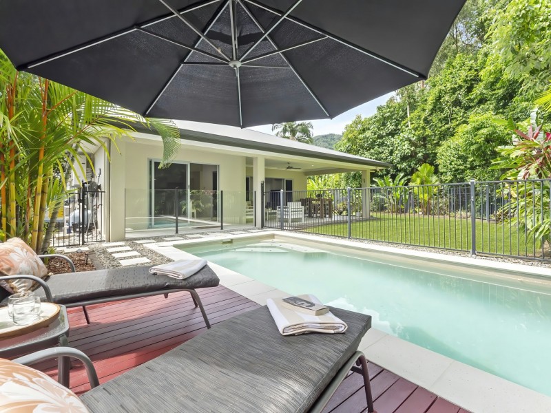 24 Muller Street, Palm Cove QLD 4879