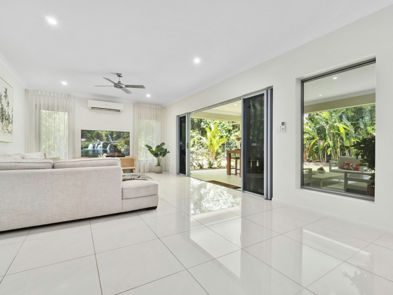 24 Muller Street, Palm Cove QLD 4879