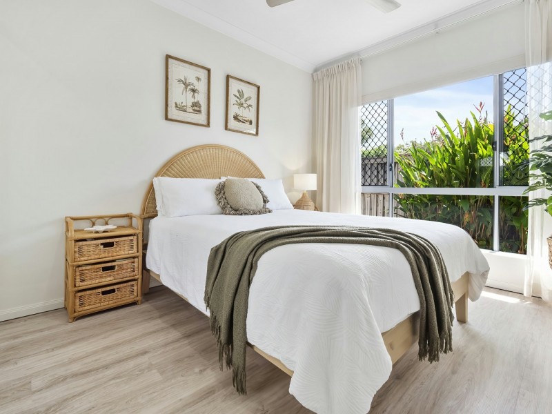 24 Muller Street, Palm Cove QLD 4879