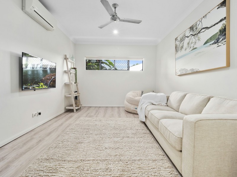 24 Muller Street, Palm Cove QLD 4879