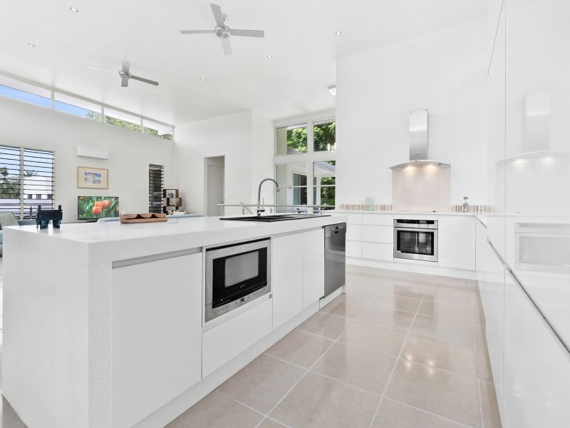 6/109 Upolu Esplanade, Palm Cove QLD 4879