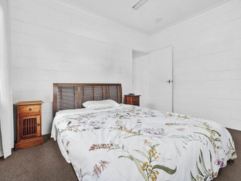 2/2 Carolyn Close, Yorkeys Knob QLD 4878