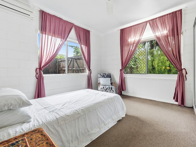 2/2 Carolyn Close, Yorkeys Knob QLD 4878