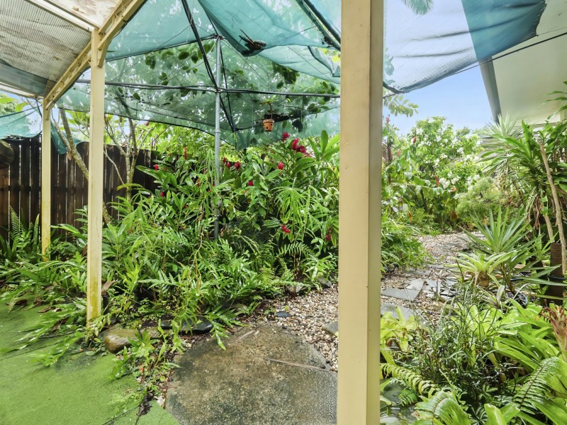 2/2 Carolyn Close, Yorkeys Knob QLD 4878