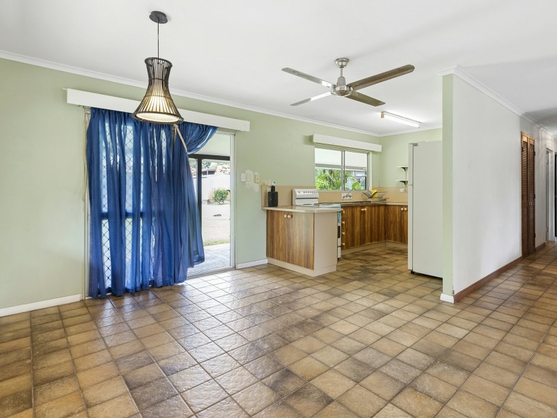 24 Tee Street, Yorkeys Knob QLD 4878