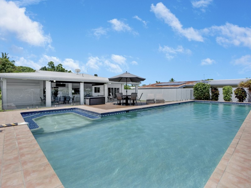 63 Terebra Street, Palm Cove QLD 4879