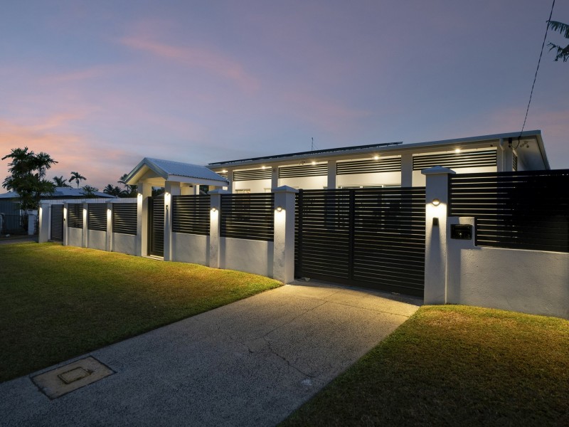 63 Terebra Street, Palm Cove QLD 4879