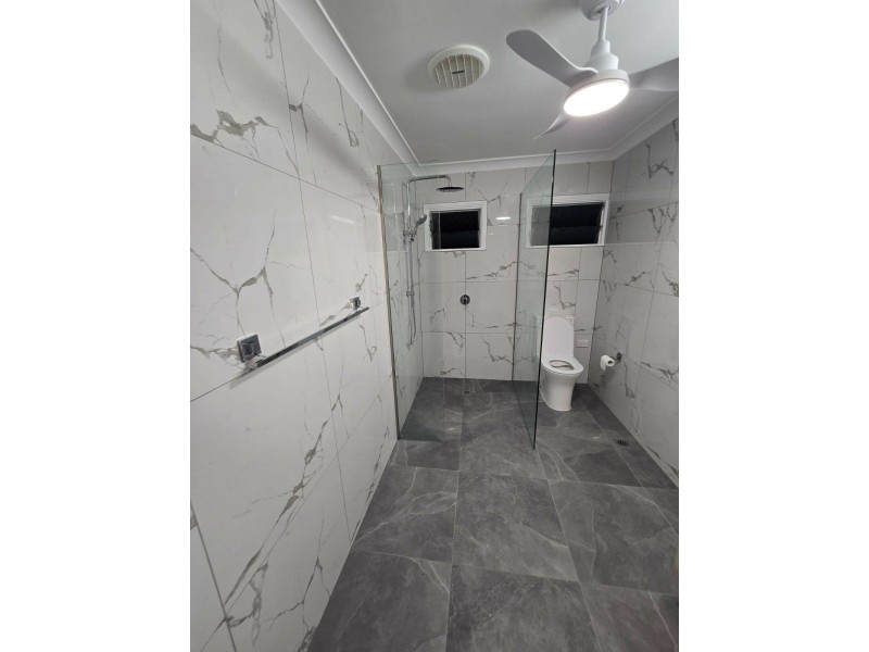 21-23 Oak Street, Holloways Beach QLD 4878