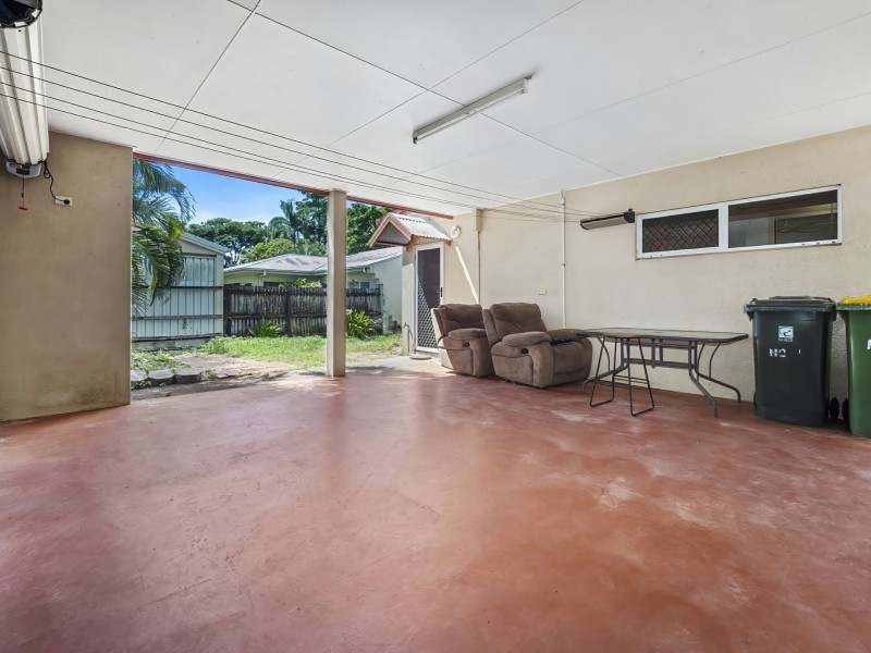 11 Feathertop Close, Smithfield QLD 4878