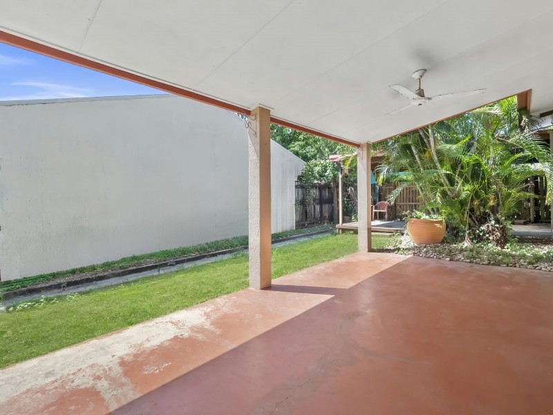 11 Feathertop Close, Smithfield QLD 4878