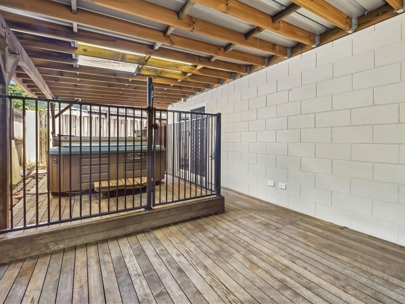 11 Feathertop Close, Smithfield QLD 4878