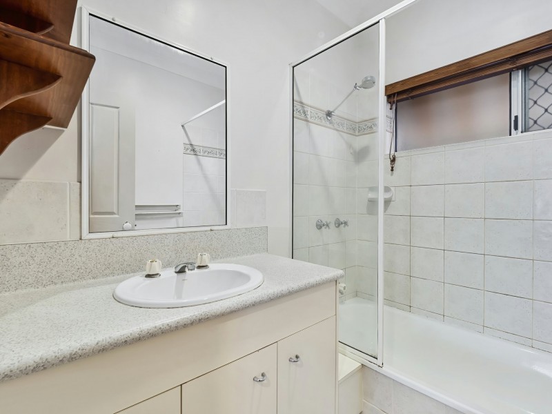 11 Feathertop Close, Smithfield QLD 4878