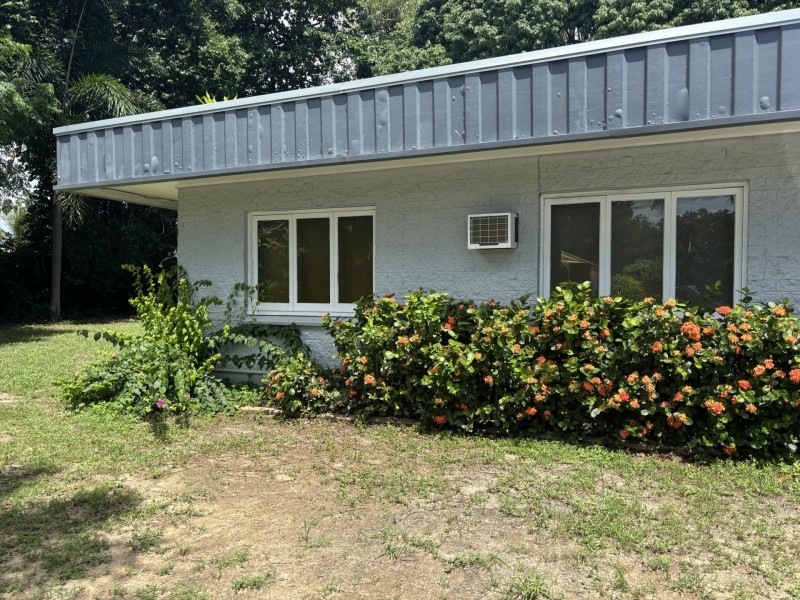 21-23 Oak St, Holloways Beach QLD 4878