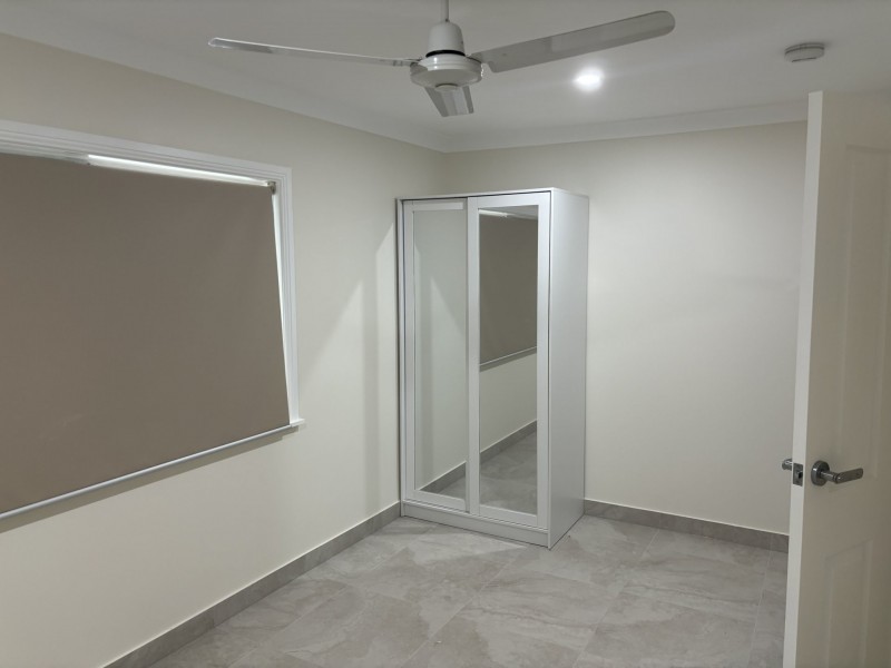 21-23 Oak St, Holloways Beach QLD 4878