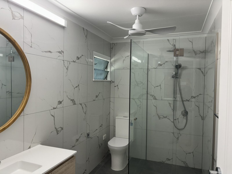 21-23 Oak St, Holloways Beach QLD 4878