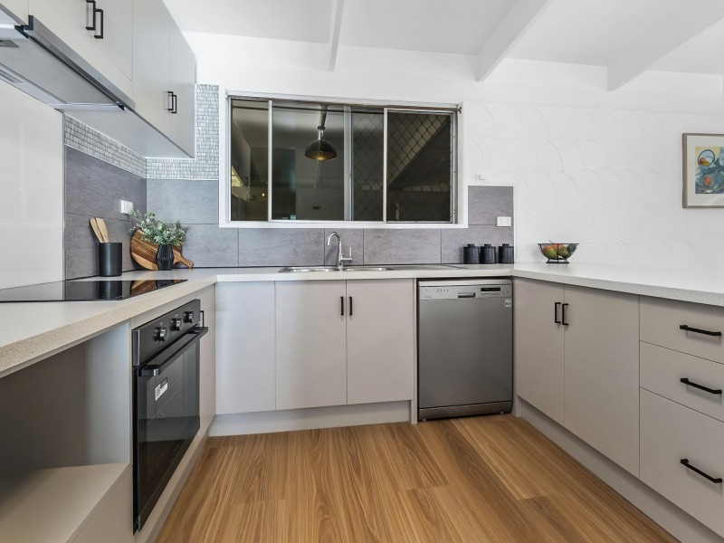 20 Carolyn Close, Yorkeys Knob QLD 4878