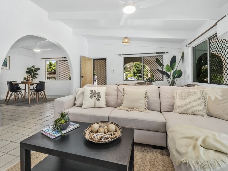 20 Carolyn Close, Yorkeys Knob QLD 4878