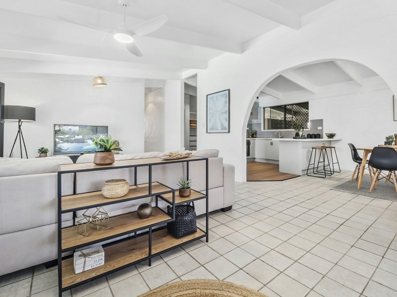 20 Carolyn Close, Yorkeys Knob QLD 4878