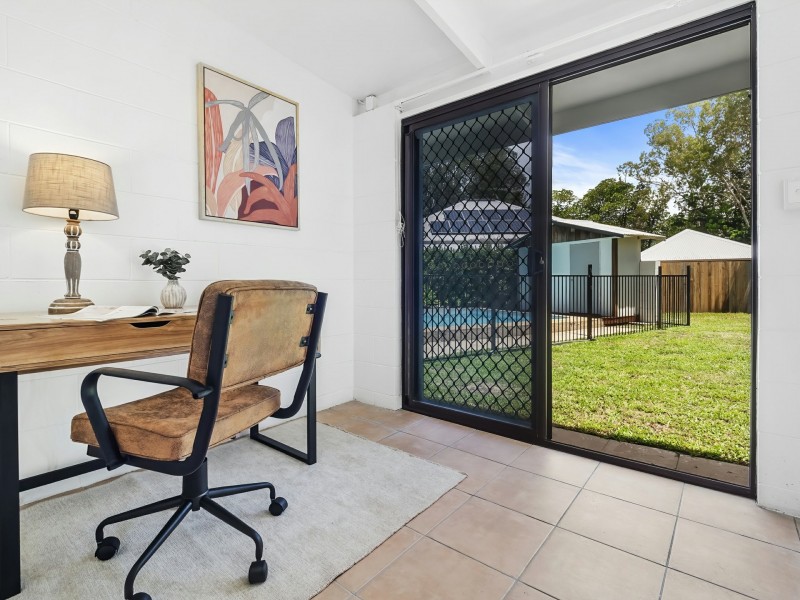 20 Carolyn Close, Yorkeys Knob QLD 4878