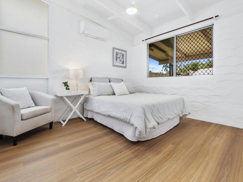 20 Carolyn Close, Yorkeys Knob QLD 4878