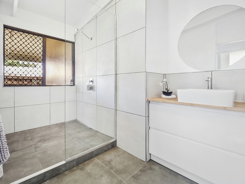 20 Carolyn Close, Yorkeys Knob QLD 4878